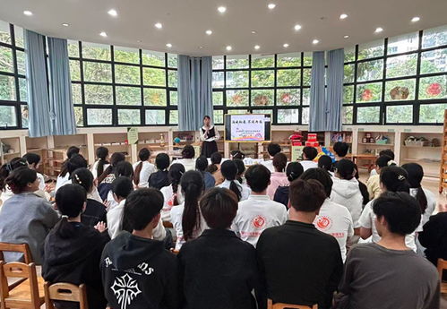 从背教案到带娃上课 00后幼师的成长路比想象中更暖心