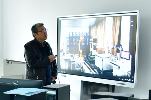 校领导深入调研“智能制造学习工厂”，推动实践教学平台创新发展